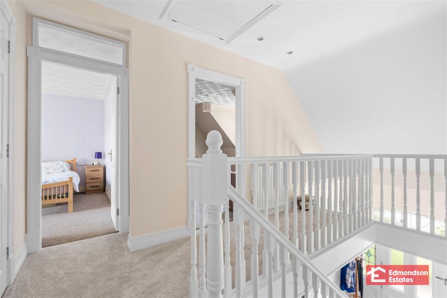 4 Woodcroft Brae