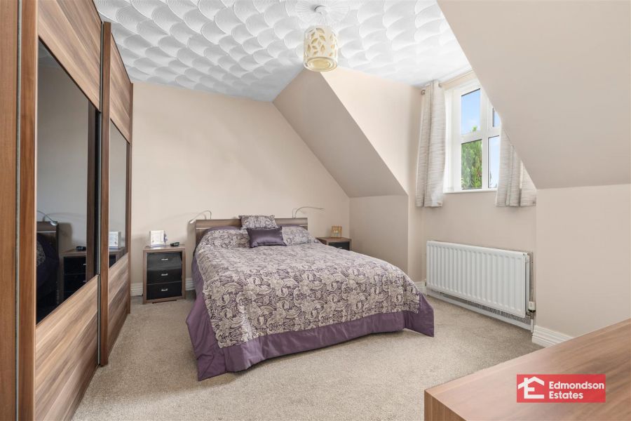 4 Woodcroft Brae