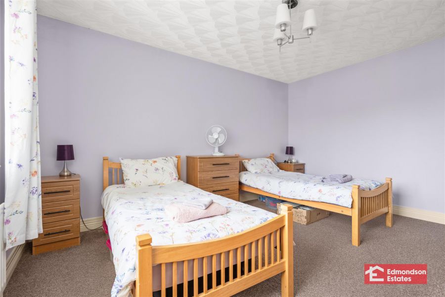 4 Woodcroft Brae