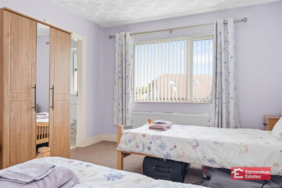 4 Woodcroft Brae