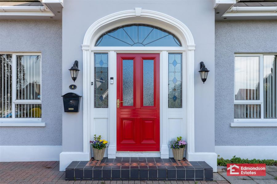 4 Woodcroft Brae