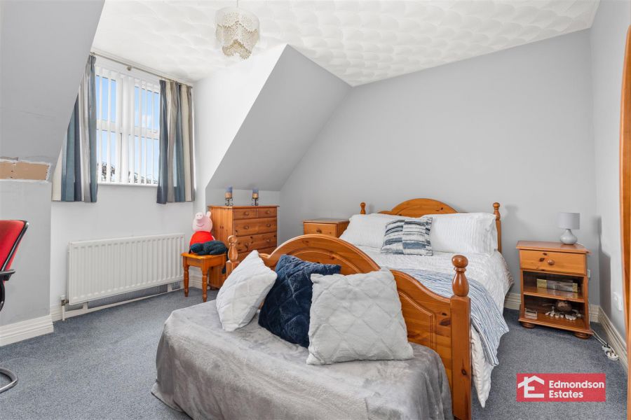 4 Woodcroft Brae