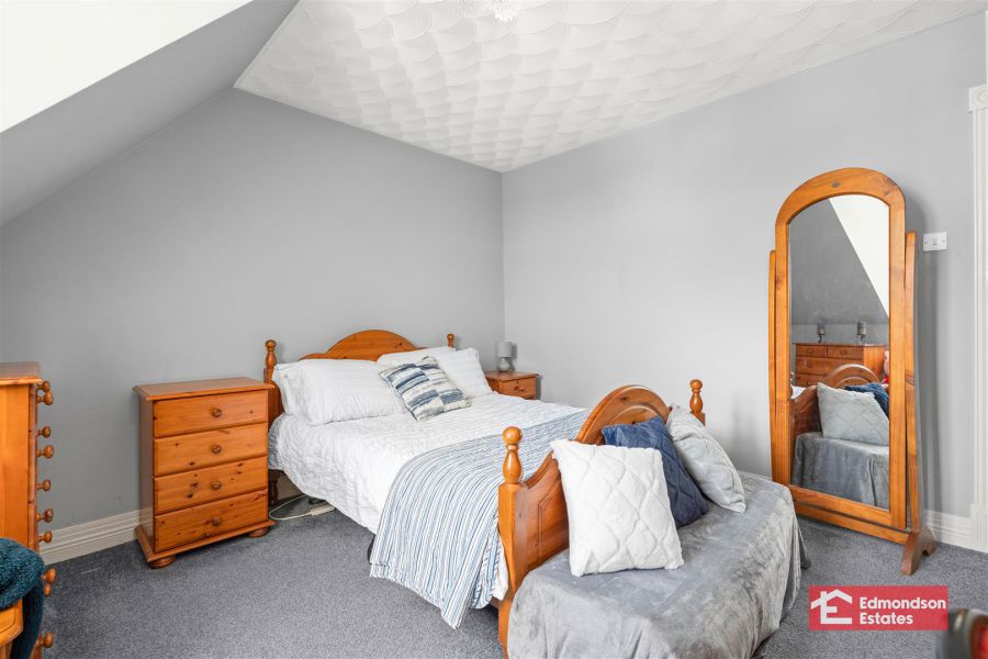4 Woodcroft Brae