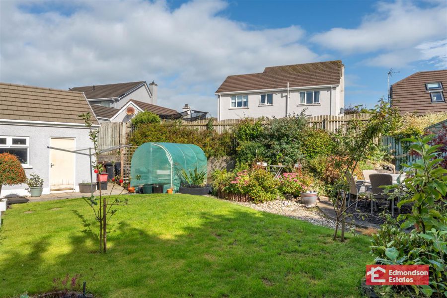 4 Woodcroft Brae
