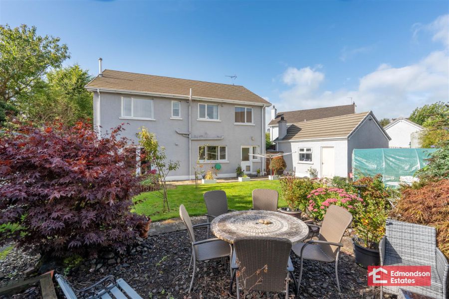 4 Woodcroft Brae