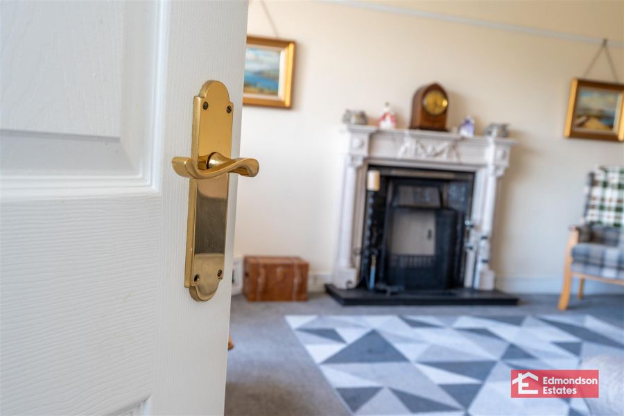 4 Woodcroft Brae