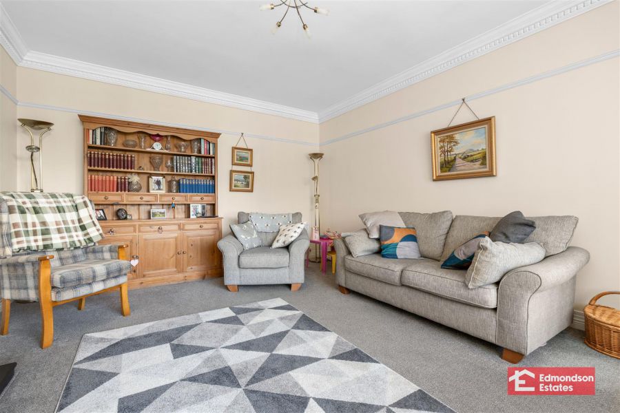 4 Woodcroft Brae