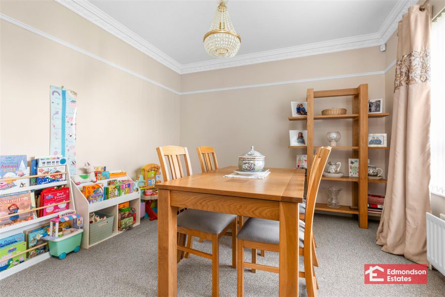 4 Woodcroft Brae