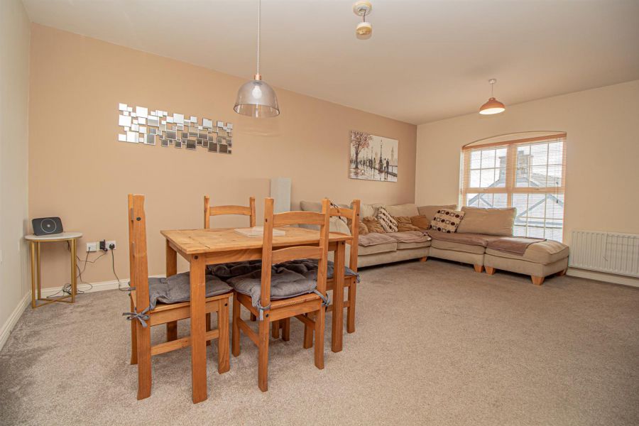 14 Springmount Mews