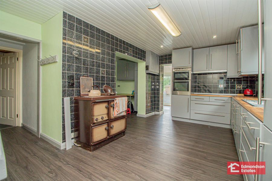 48 Straid Road