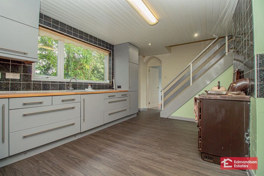 48 Straid Road