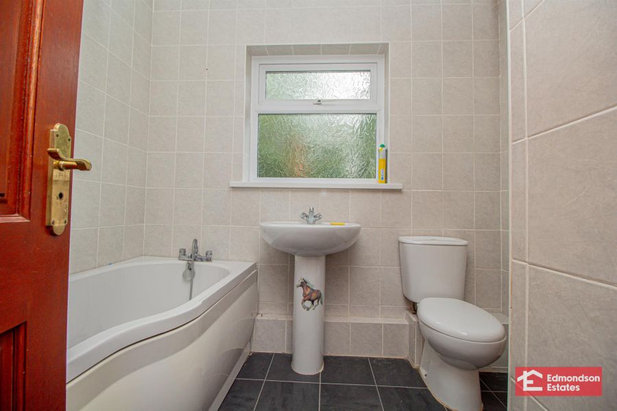 48 Straid Road