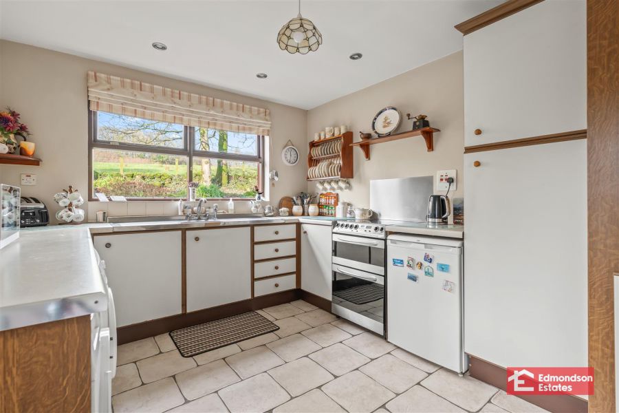 20 Loughloughan Road