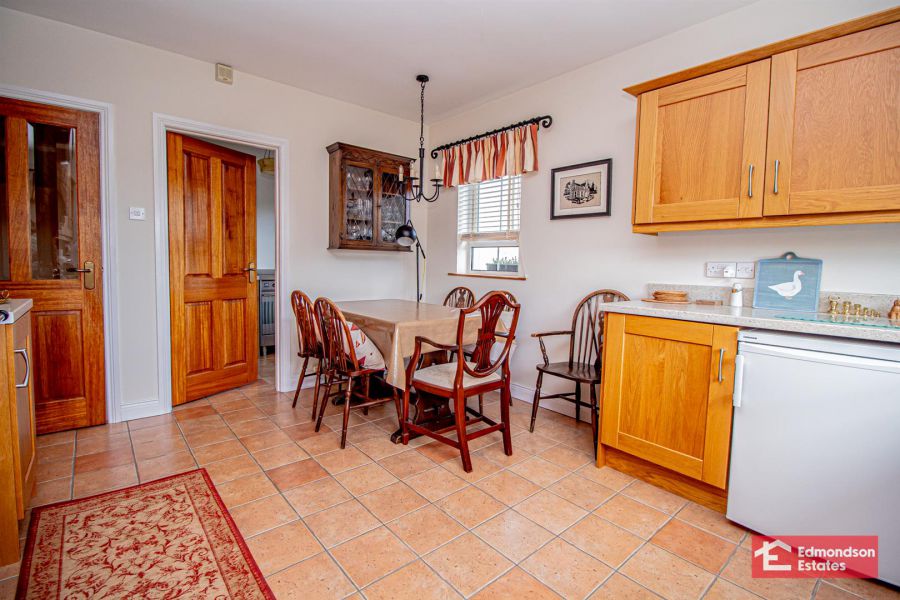 16 Dreen Road