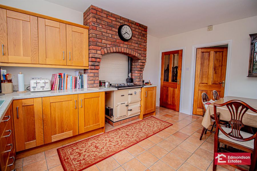 16 Dreen Road