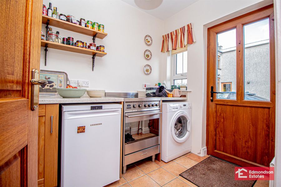 16 Dreen Road
