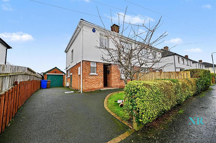 10 Ailesbury Crescent