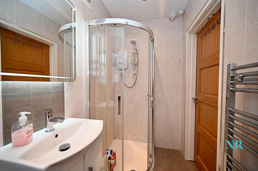 10 Ailesbury Crescent