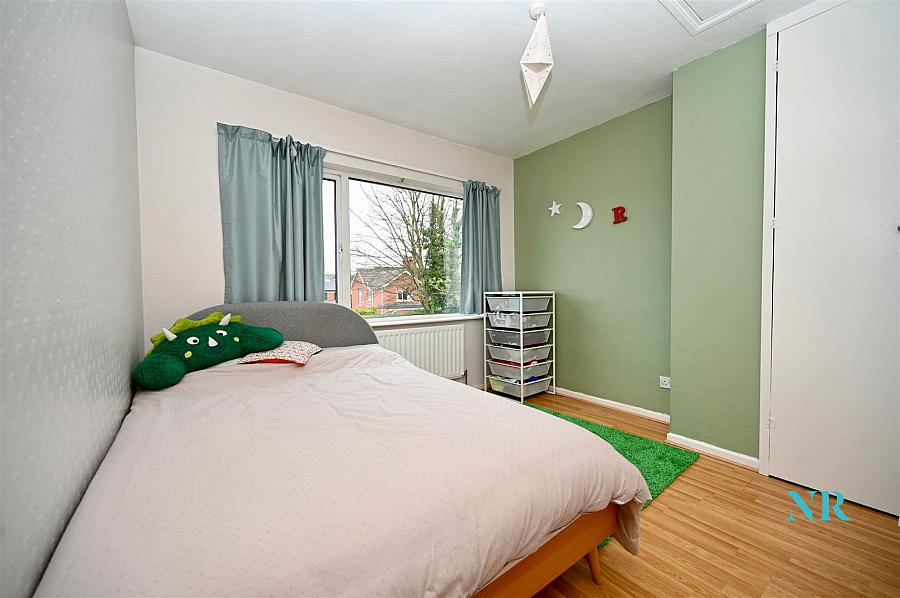 10 Ailesbury Crescent