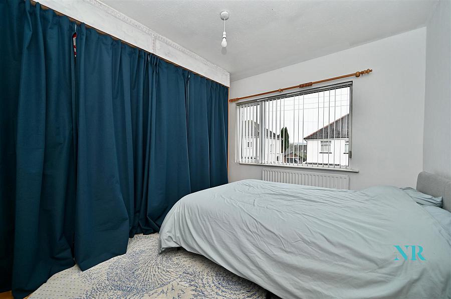 10 Ailesbury Crescent