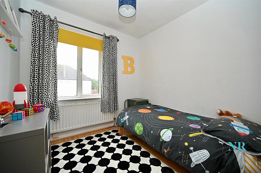 10 Ailesbury Crescent