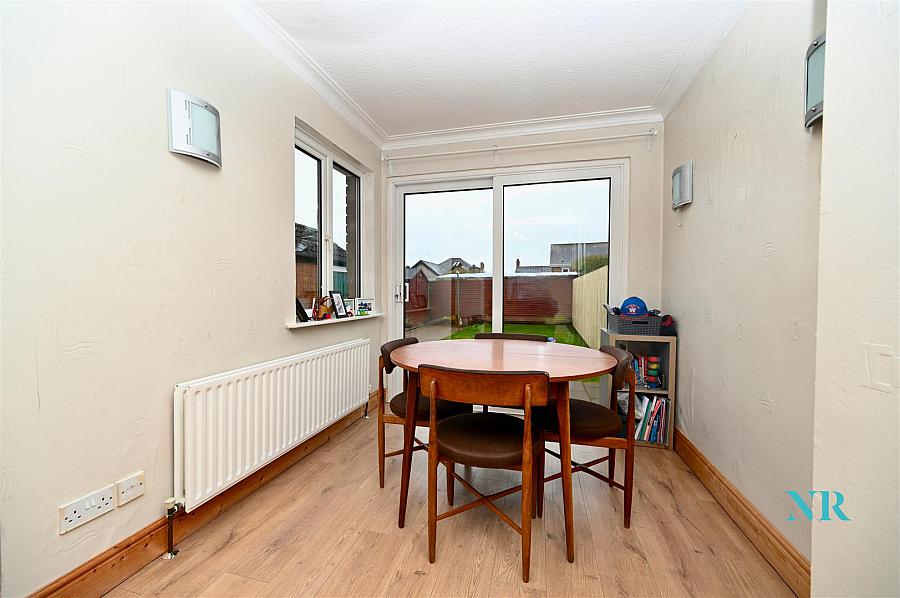 10 Ailesbury Crescent