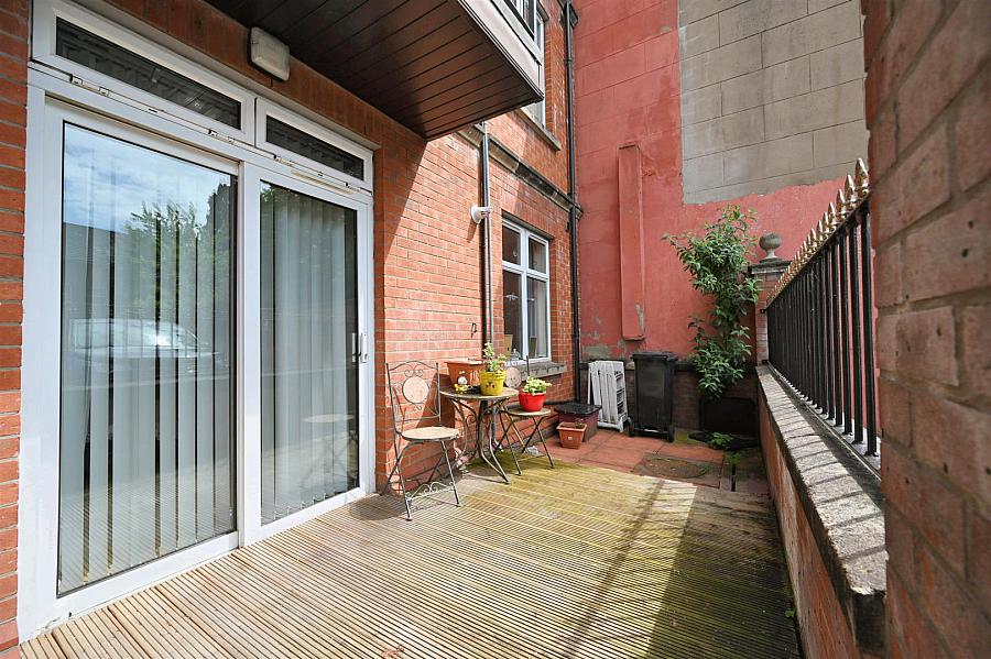 Apt A, 52 Wellington Park