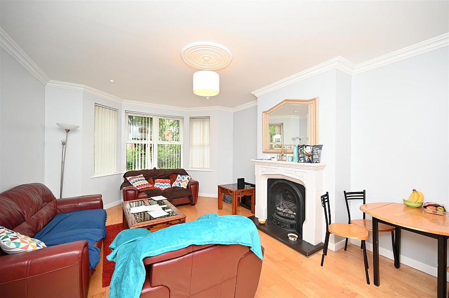 Apt A, 52 Wellington Park