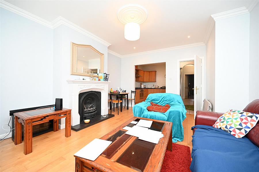Apt A, 52 Wellington Park