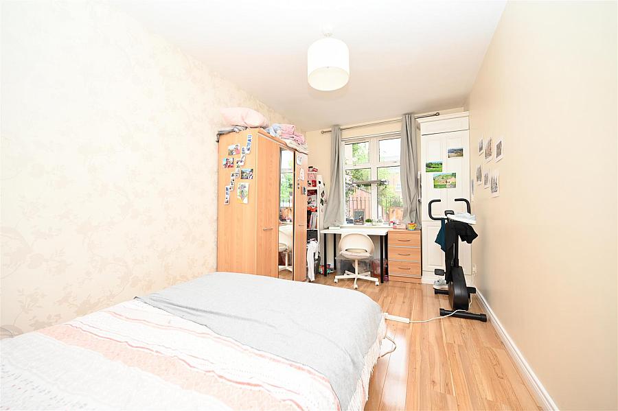 Apt A, 52 Wellington Park