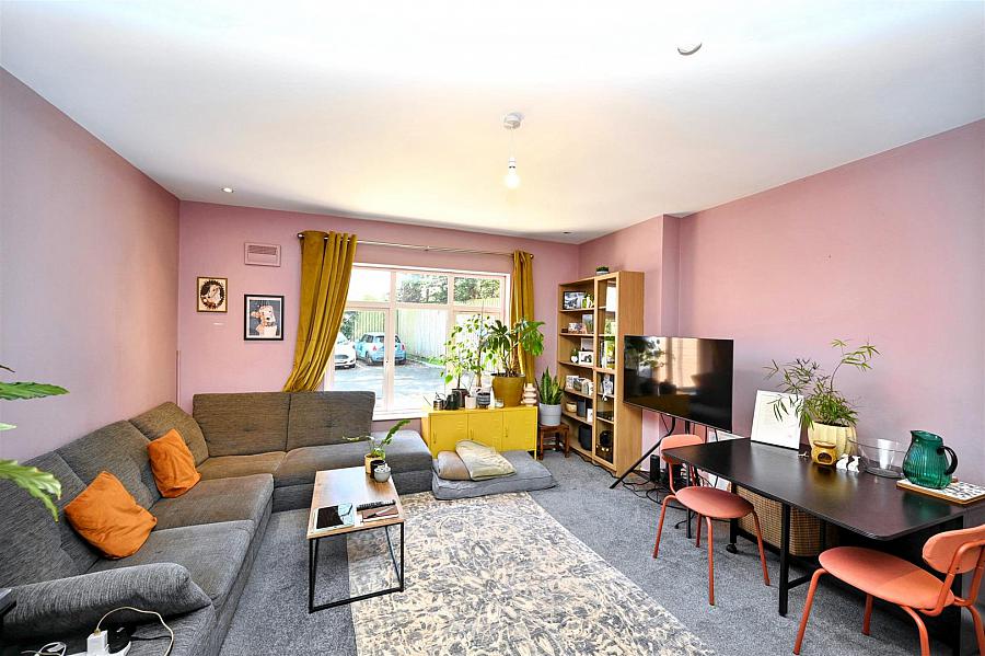 Apartment 7 16 Annadale Avenue