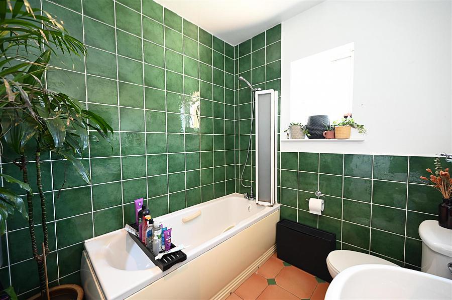 Apartment 7 16 Annadale Avenue