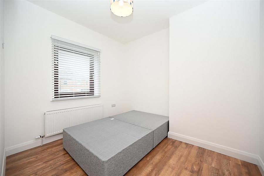 2 Silverstream Gardens