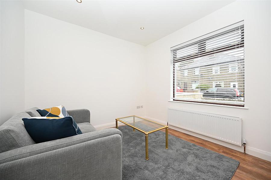 2 Silverstream Gardens