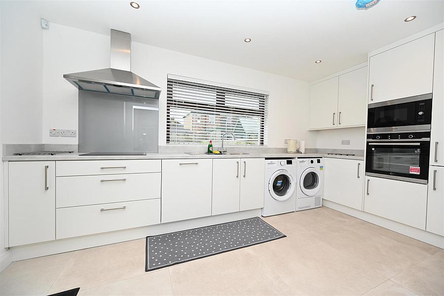 2 Silverstream Gardens