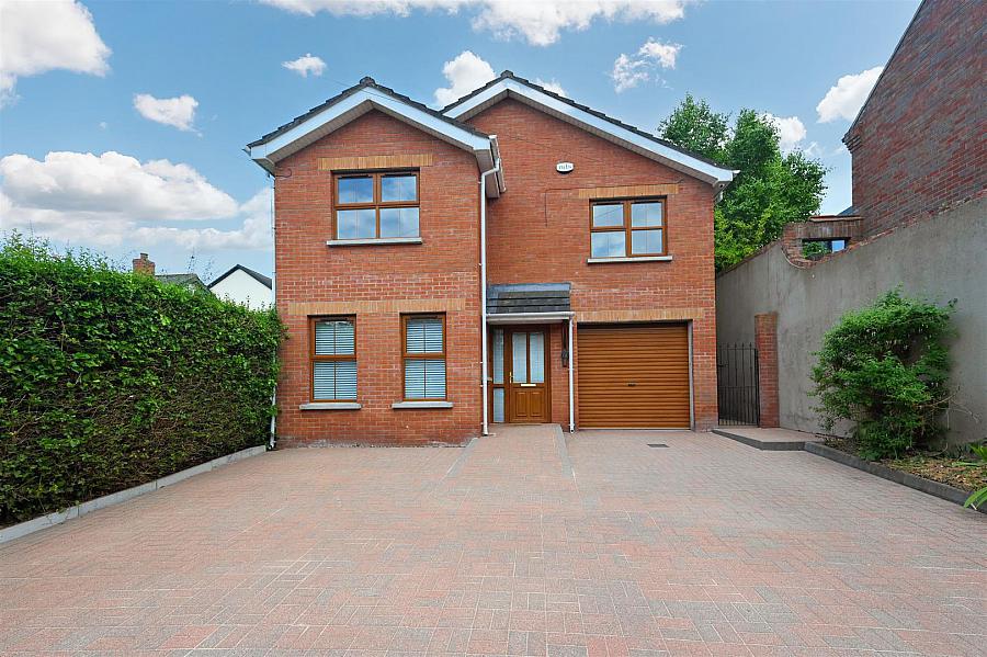 1a Knockvale Park