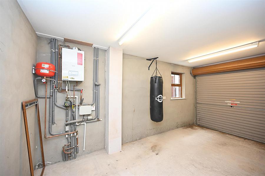 1a Knockvale Park