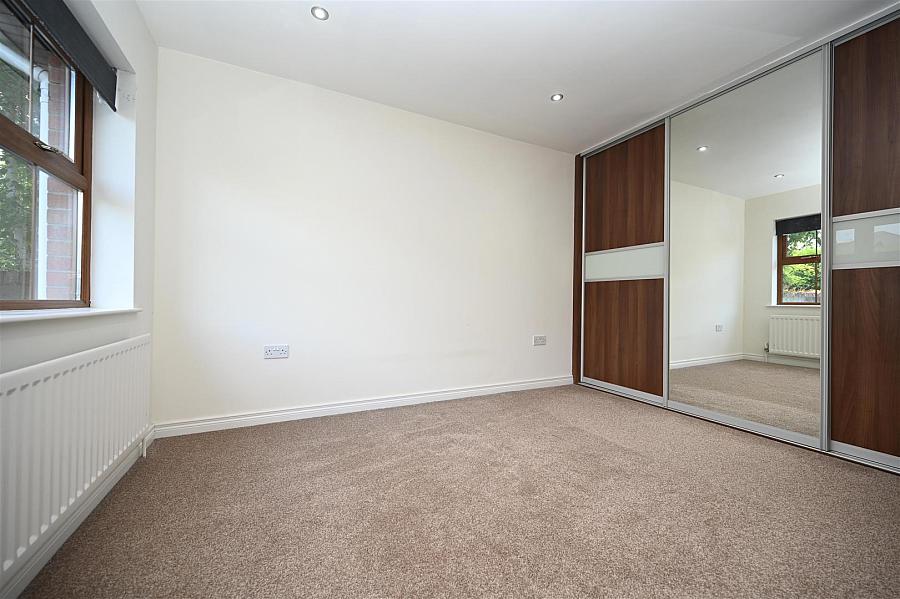1a Knockvale Park