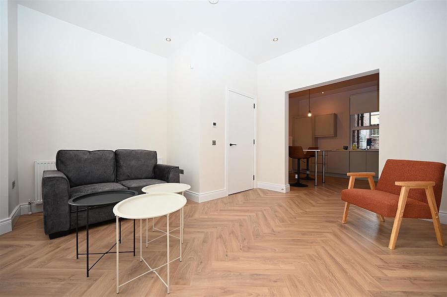 Apt 1 52 North Parade