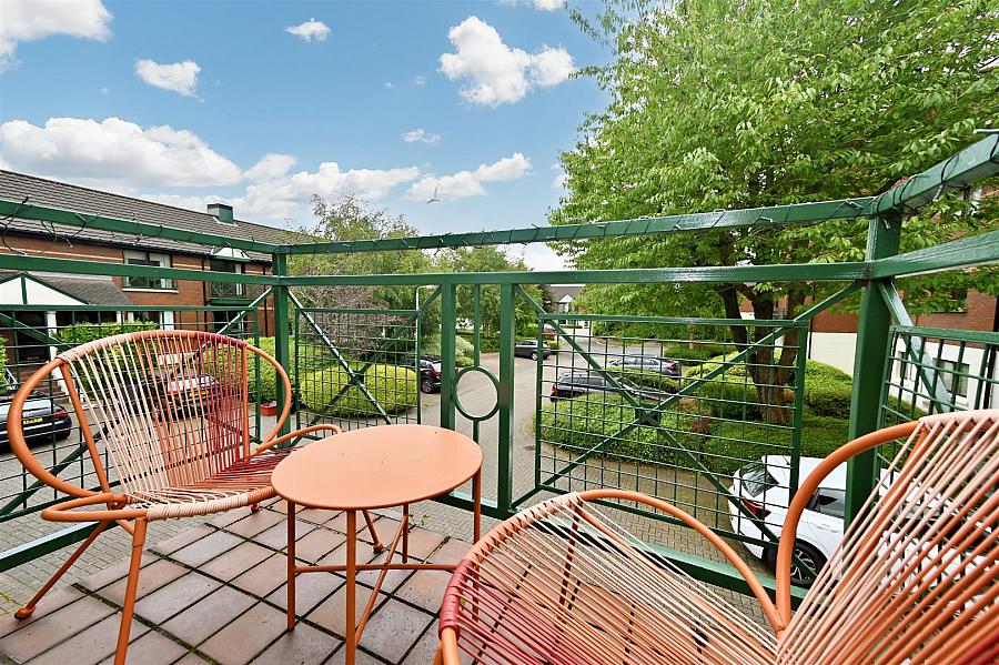 Apt 16 Ashleigh Manor