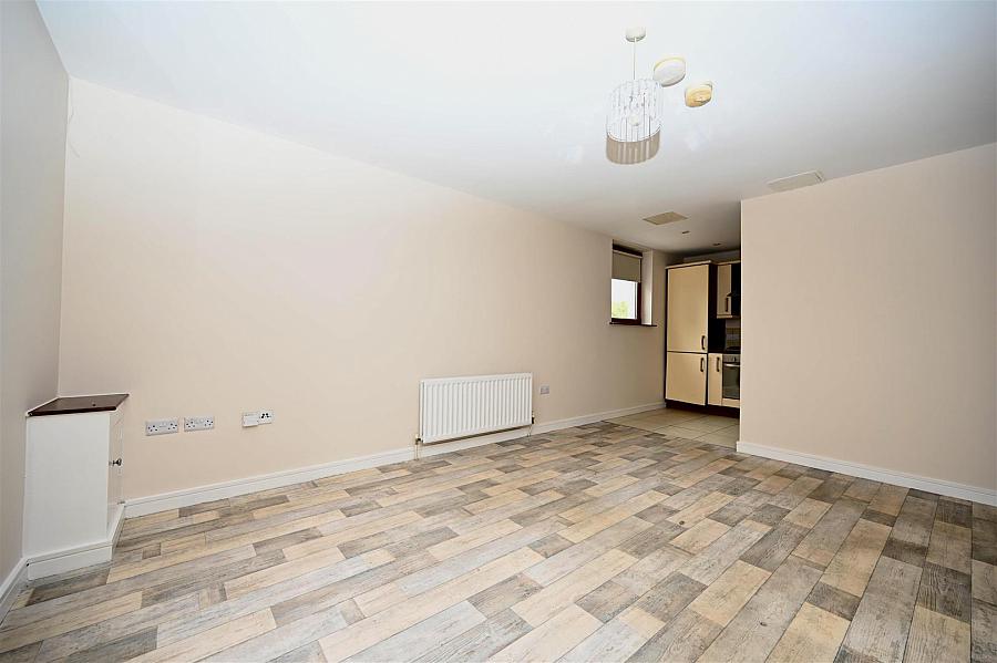 Apt 16 Park View