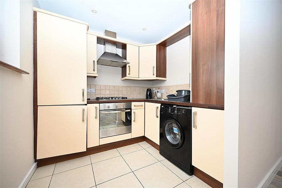 Apt 16 Park View