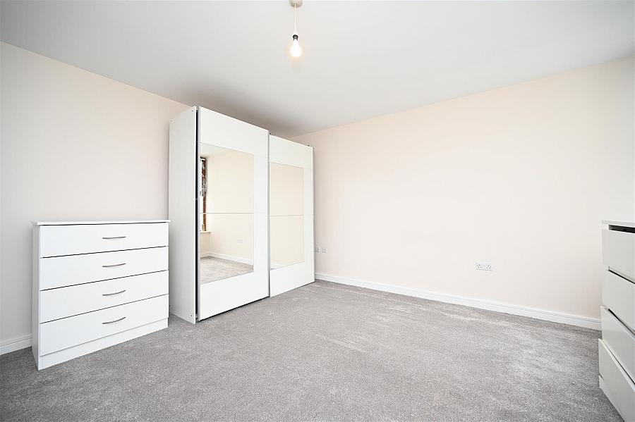 Apt 16 Park View