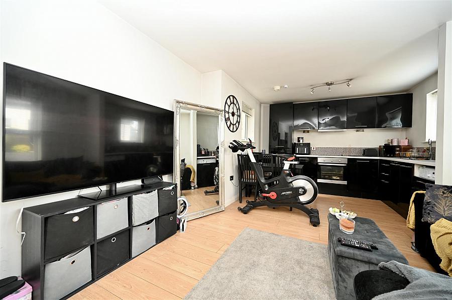 Apt 2, 61 Central Avenue