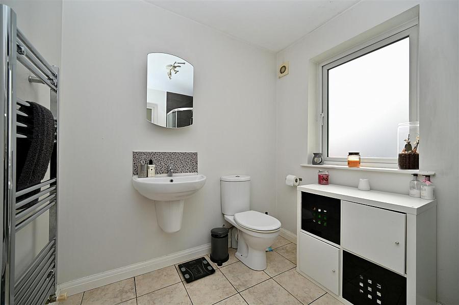 Apt 2, 61 Central Avenue