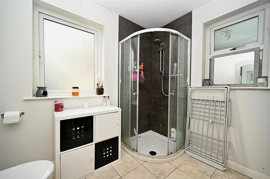 Apt 2, 61 Central Avenue