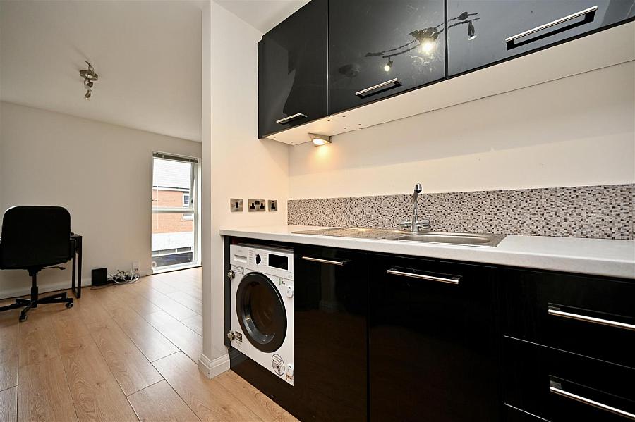 Apt 3, 61 Central Avenue