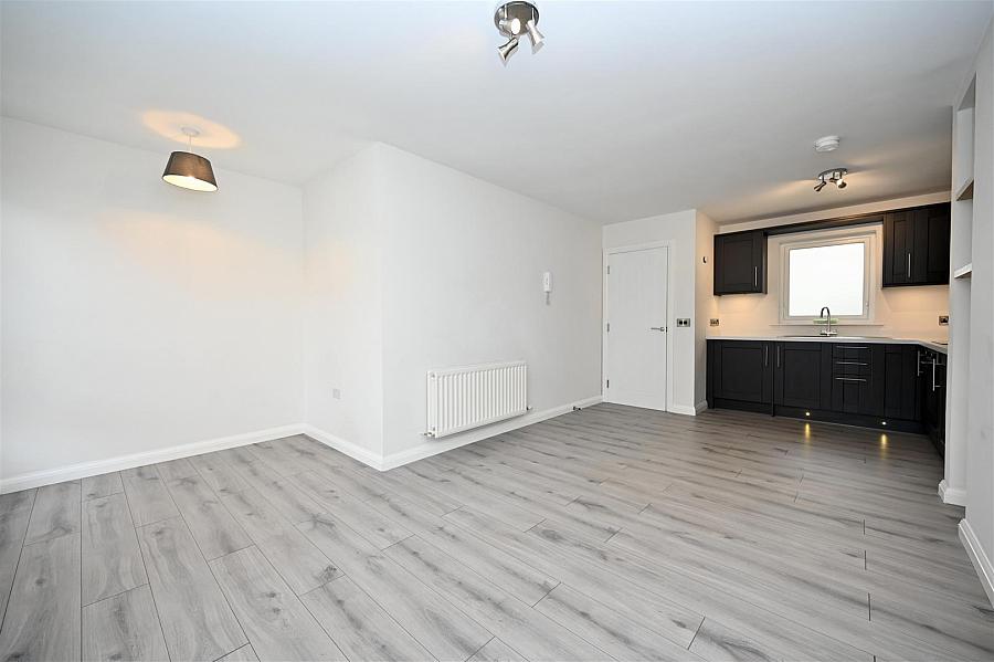 Apt 4, 61 Central Avenue