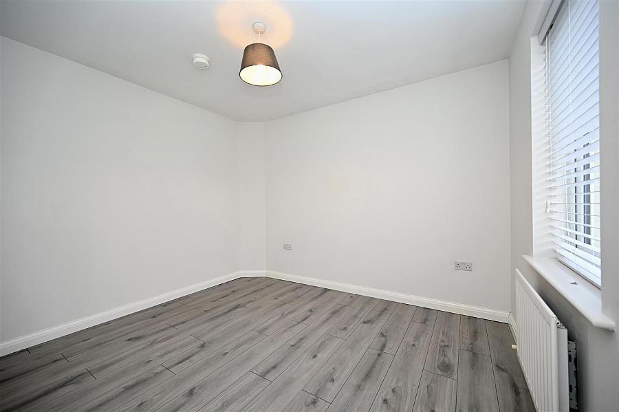 Apt 4, 61 Central Avenue