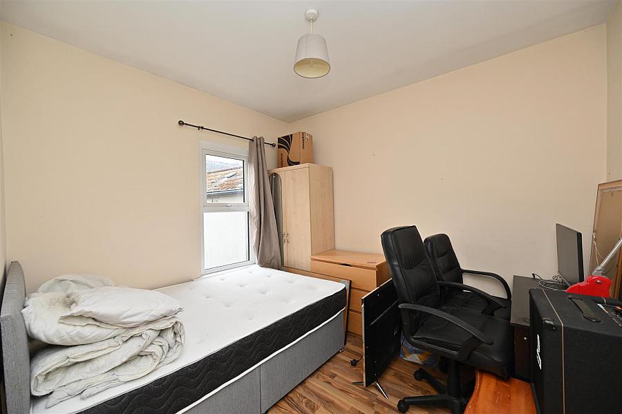 14 Meadowbank Place